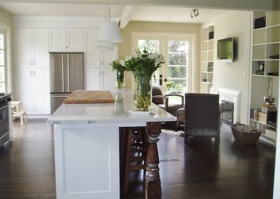 LoneWolf Homes Heritage Home kitchen island Interior