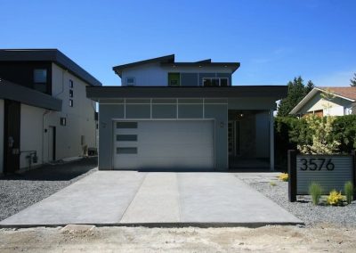 LoneWolf Homes Rayburn front view